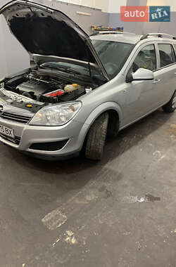 Універсал Opel Astra 2009 в Луцьку