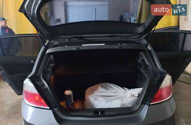 Хэтчбек Opel Astra 2006 в Дрогобыче