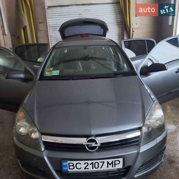 Хэтчбек Opel Astra 2006 в Дрогобыче