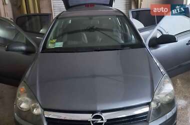 Хэтчбек Opel Astra 2006 в 