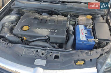 Универсал Opel Astra 2006 в 