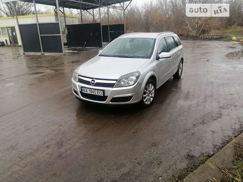 Универсал Opel Astra 2005 в Староконстантинове