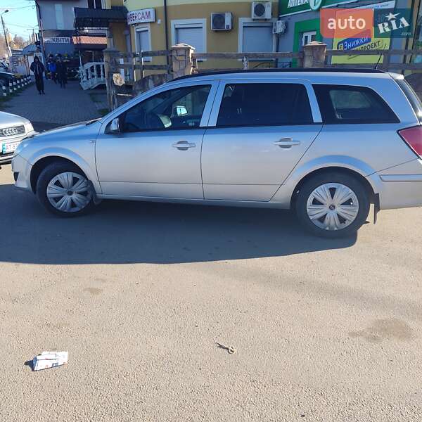 Универсал Opel Astra 2009 в Ивано-Франковске