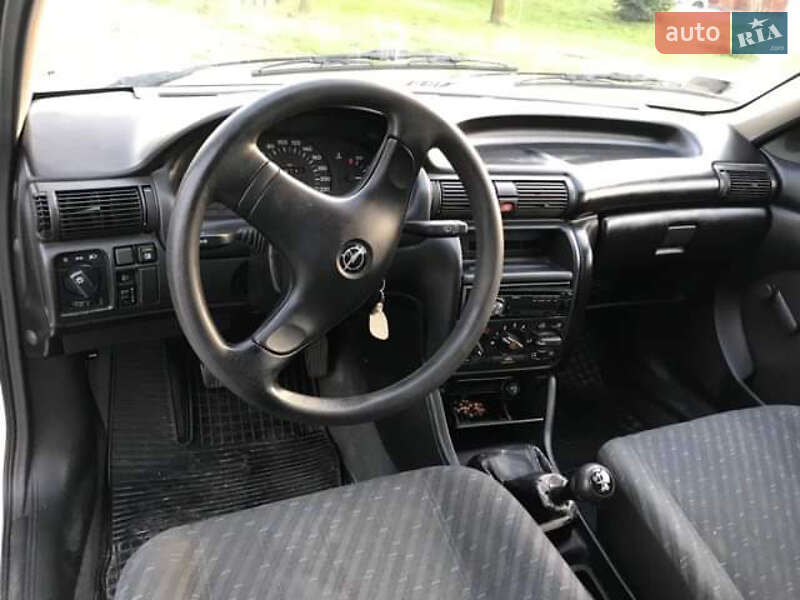 Універсал Opel Astra 1997 в Береговому