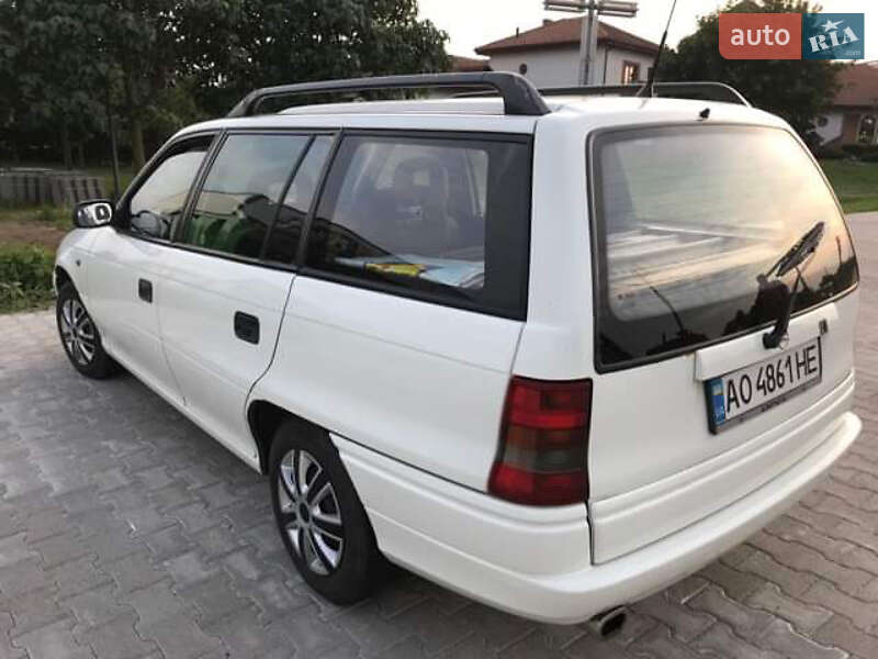 Універсал Opel Astra 1997 в Береговому