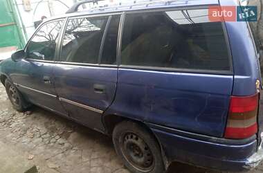 Универсал Opel Astra 1996 в 