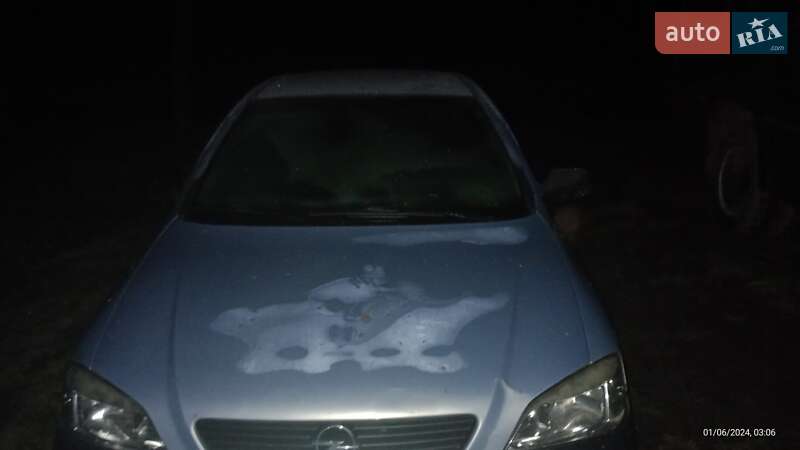 Седан Opel Astra 2004 в Львове