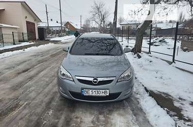 Универсал Opel Astra 2010 в 