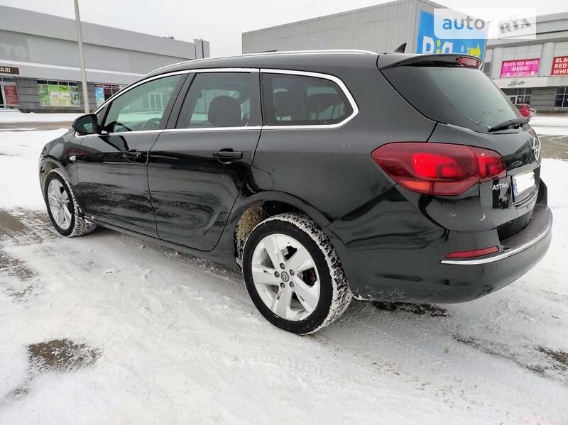 Універсал Opel Astra 2013 в Полтаві