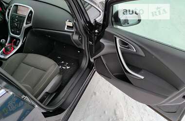 Універсал Opel Astra 2013 в Полтаві