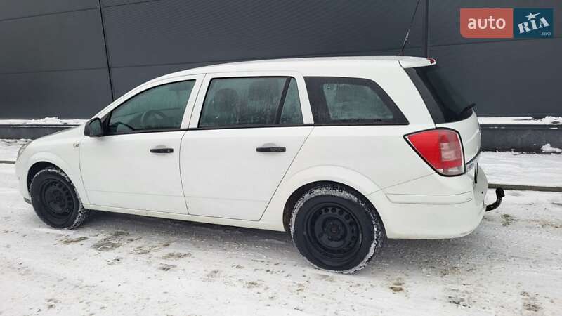 Универсал Opel Astra 2009 в Тячеве