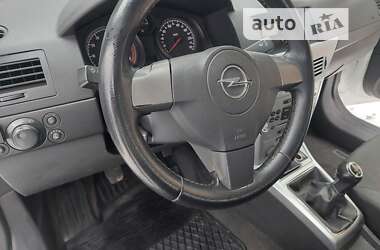 Универсал Opel Astra 2009 в Тячеве
