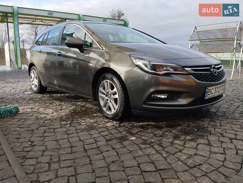 Универсал Opel Astra 2017 в Золочеве