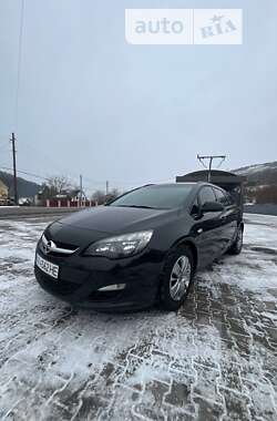 Универсал Opel Astra 2013 в Воловце