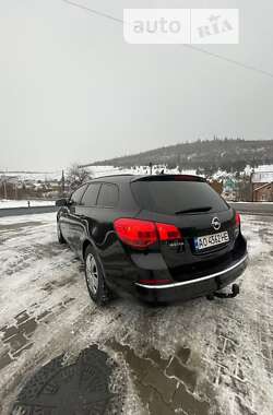 Универсал Opel Astra 2013 в Воловце