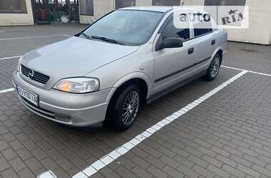 Седан Opel Astra 2008 в Хусте