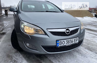 Универсал Opel Astra 2010 в Радивилове