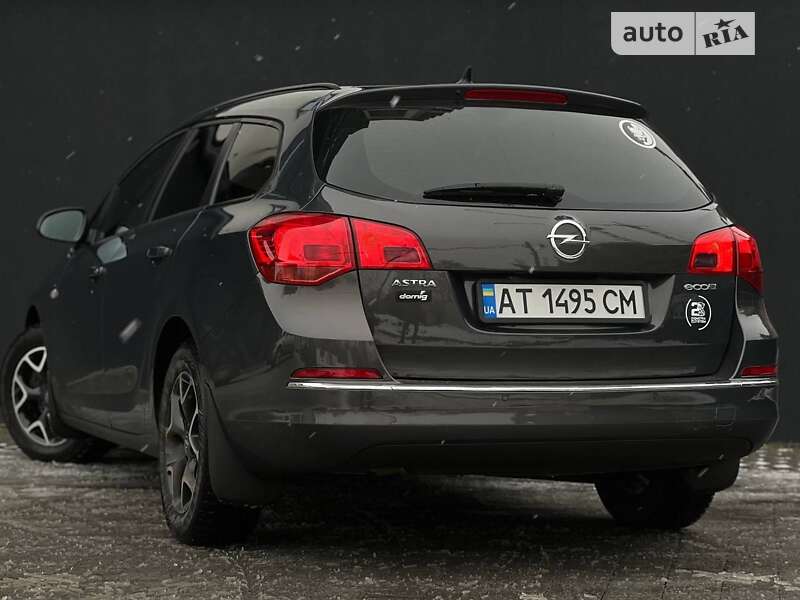 Универсал Opel Astra 2015 в Ивано-Франковске