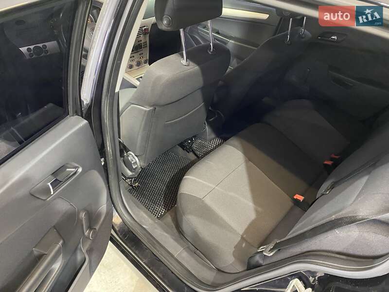 Универсал Opel Astra 2007 в Звягеле