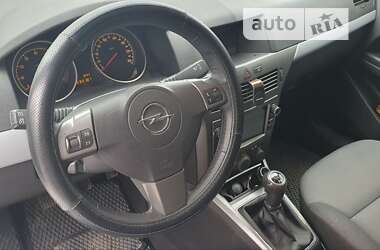 Универсал Opel Astra 2005 в 