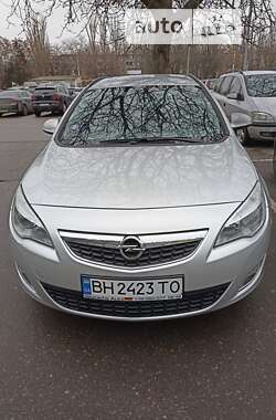 Універсал Opel Astra 2011 в Одесі