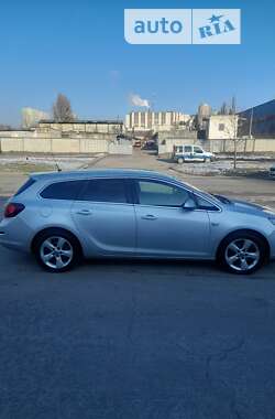 Універсал Opel Astra 2011 в Києві