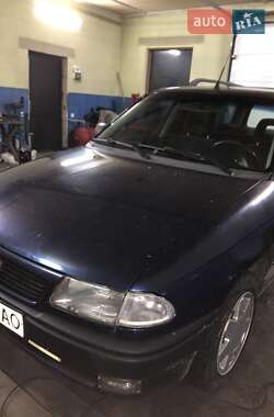 Универсал Opel Astra 1998 в Заречном