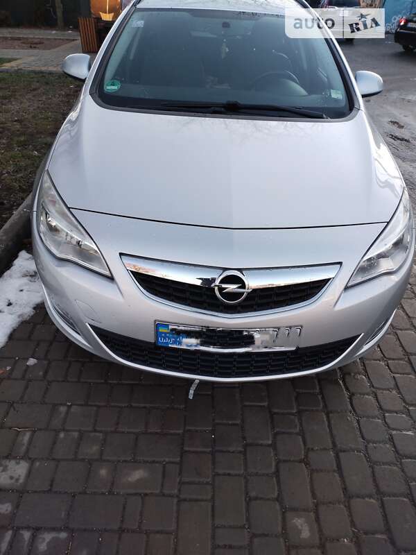Универсал Opel Astra 2011 в Маньковке