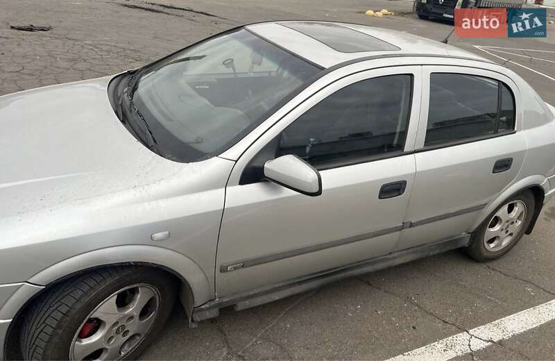 Хэтчбек Opel Astra 2001 в Одессе