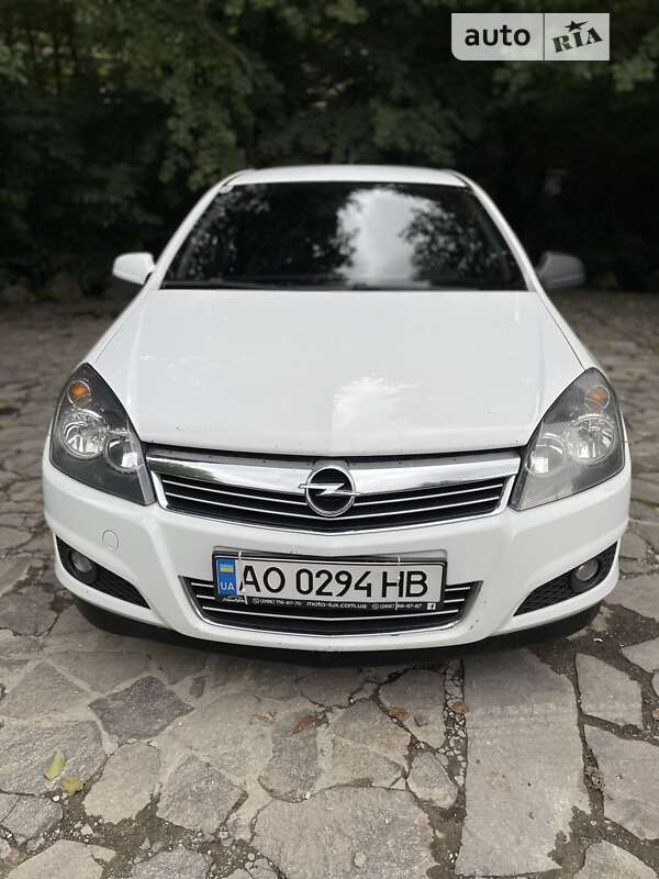 Универсал Opel Astra 2009 в Ужгороде