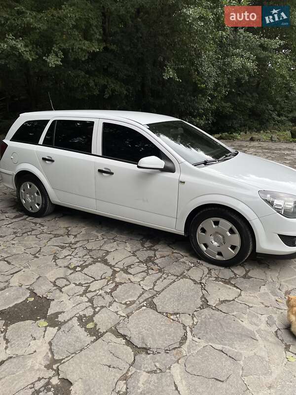 Универсал Opel Astra 2009 в Ужгороде