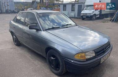 Седан Opel Astra 1992 в 