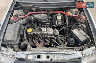Седан Opel Astra 1992 в 