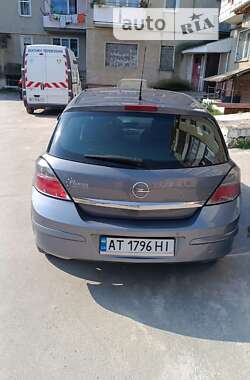 Хэтчбек Opel Astra 2007 в Тлумаче