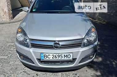 Універсал Opel Astra 2005 в Львові