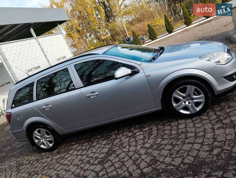 Универсал Opel Astra 2009 в 
