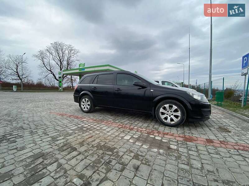 Універсал Opel Astra 2006 в Золочеві
