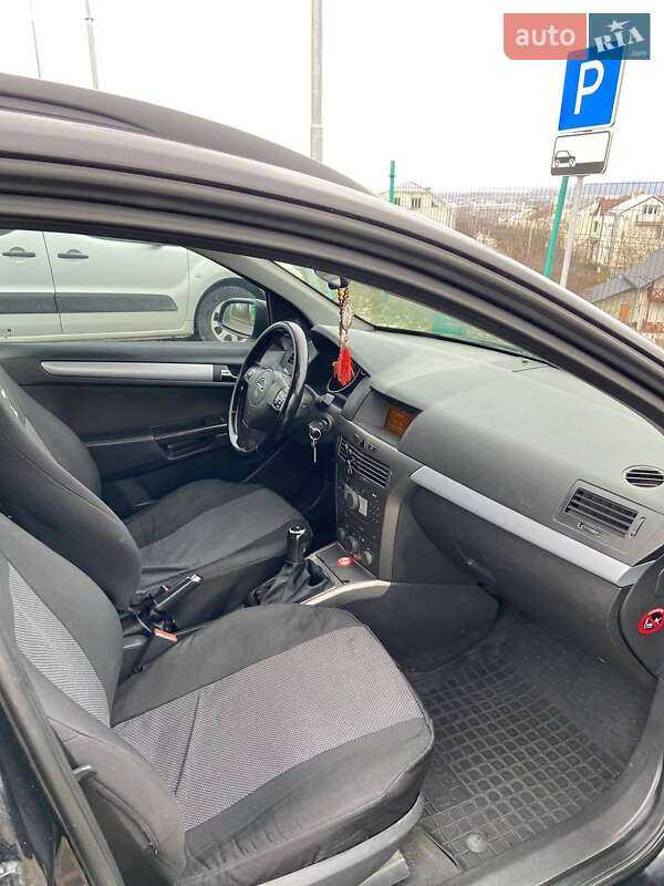 Універсал Opel Astra 2006 в Золочеві