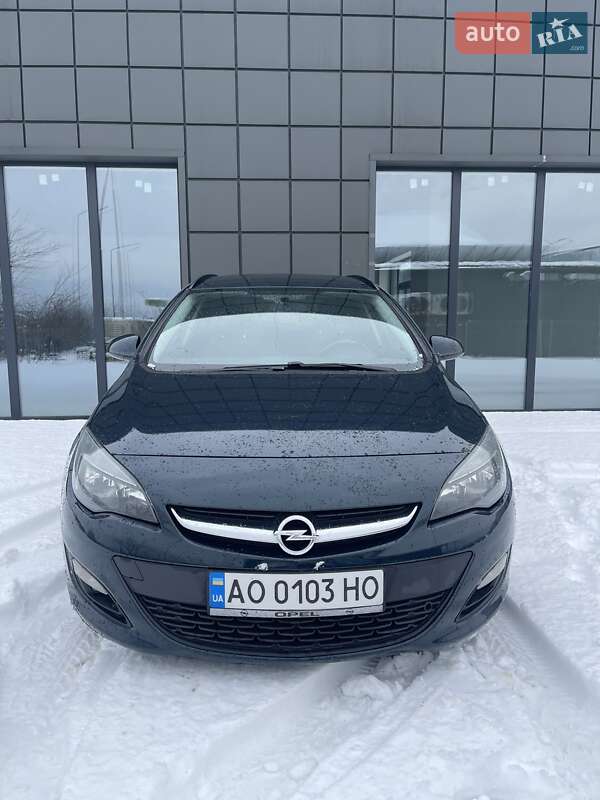 Універсал Opel Astra 2014 в Тячеві