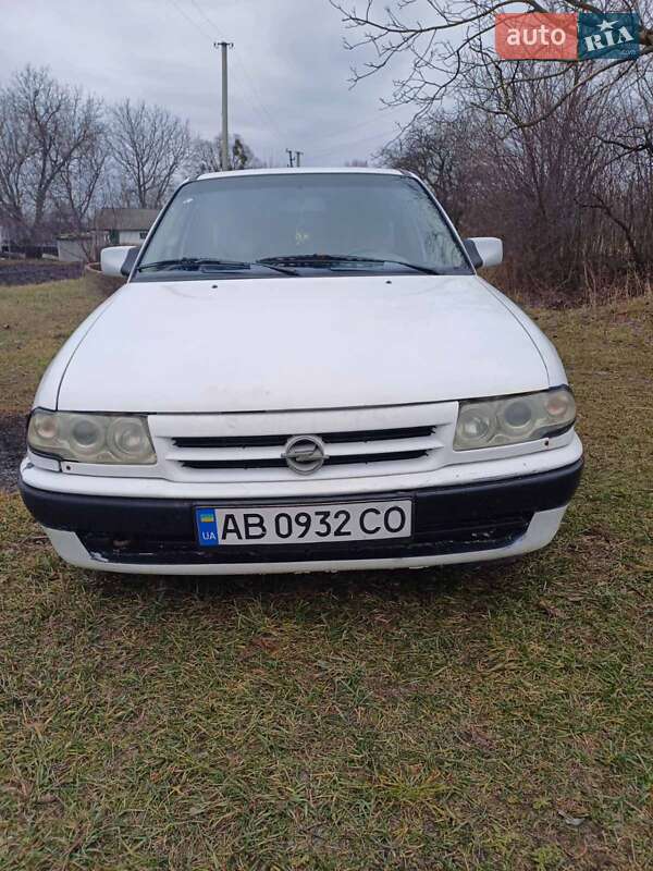 Хетчбек Opel Astra 1993 в Богуславі