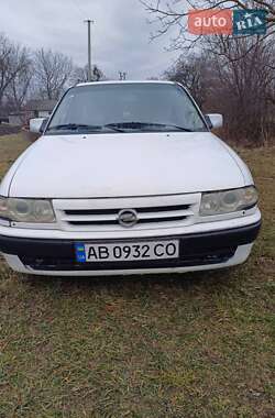 Хэтчбек Opel Astra 1993 в Богуславе