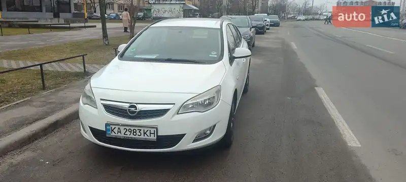 Opel Astra 2012