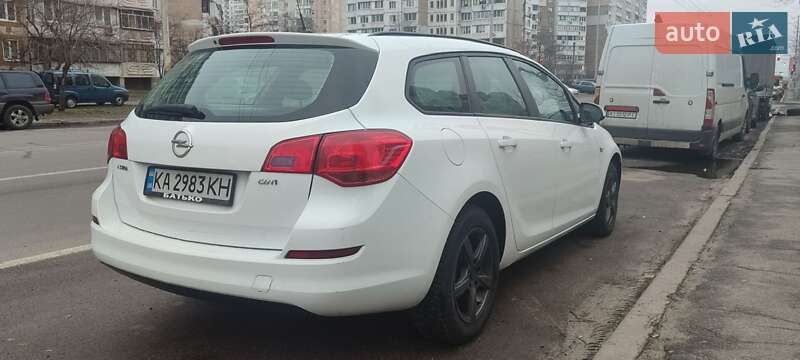 Универсал Opel Astra 2012 в Киеве