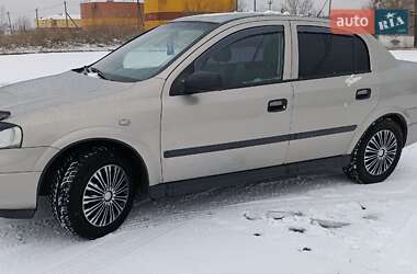 Седан Opel Astra 2006 в Валках