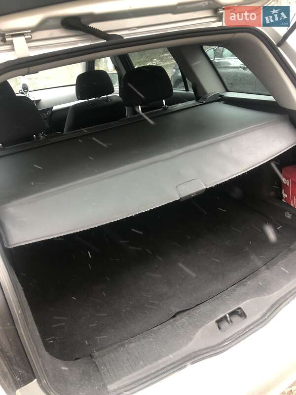 Универсал Opel Astra 2010 в Киеве