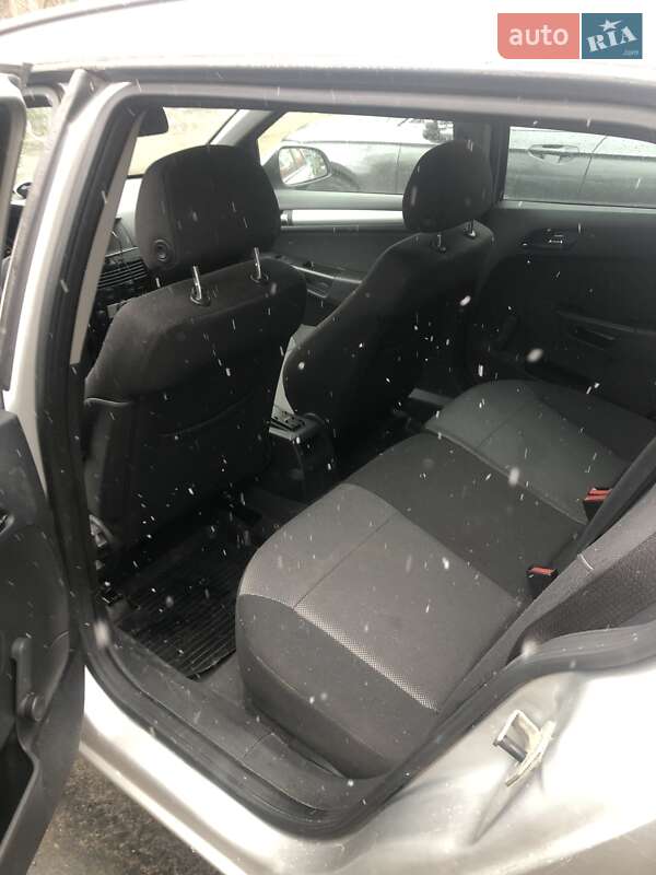 Универсал Opel Astra 2010 в Киеве