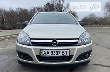 Седан Opel Astra 2006 в Киеве