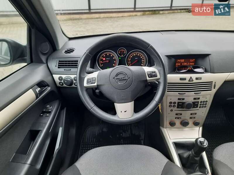 Универсал Opel Astra 2008 в Луцке