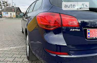 Універсал Opel Astra 2010 в Дубні