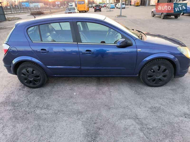 Хэтчбек Opel Astra 2004 в Полтаве